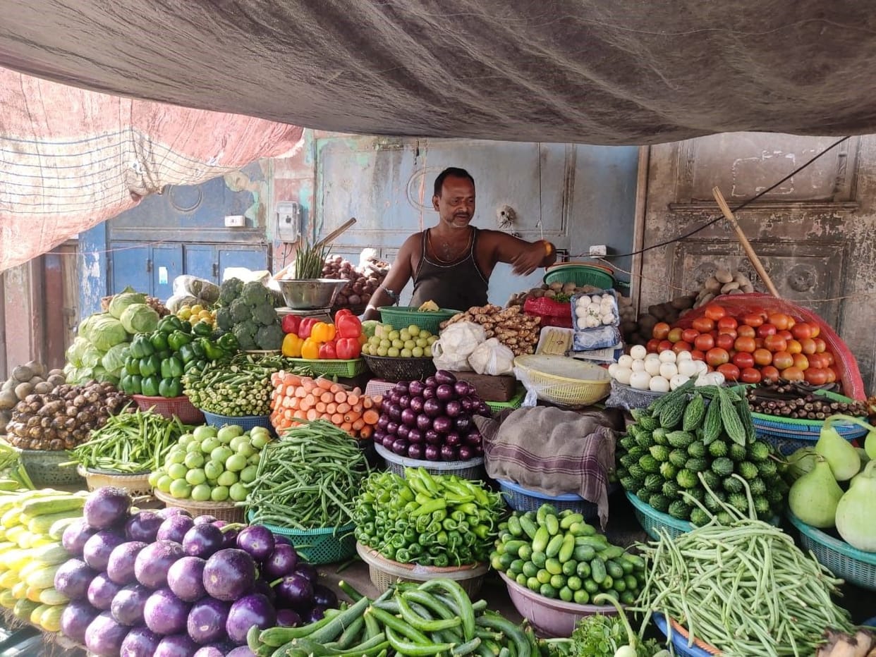 Aligarh: Onion price increased by Rs 20 per kg due to decrease in inflow
