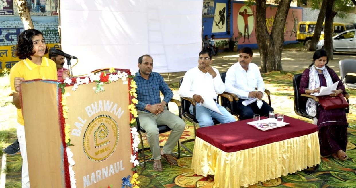 450 students from 35 schools of the district participated in the competitions.