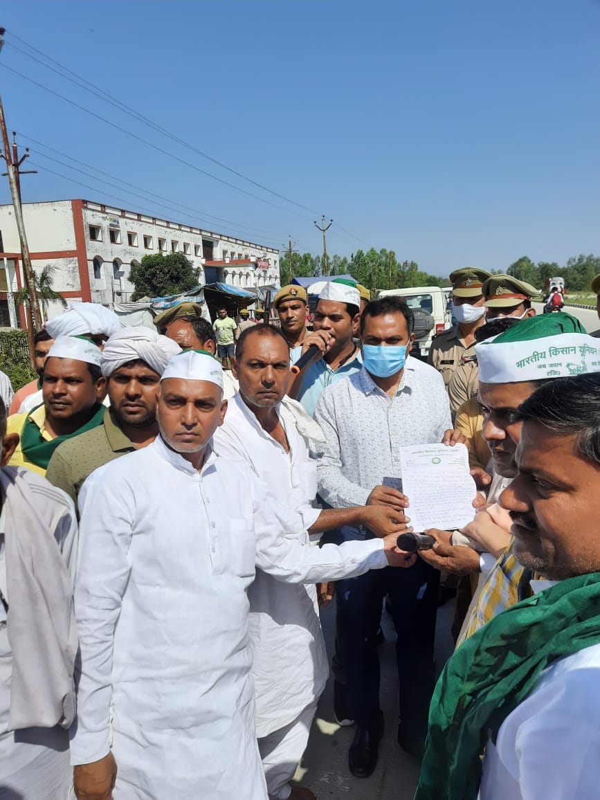 Bhakiyu Tomar jammed the highway and submitted a memorandum to the SDM
