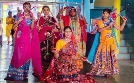 Garba dance of girl students captivated her