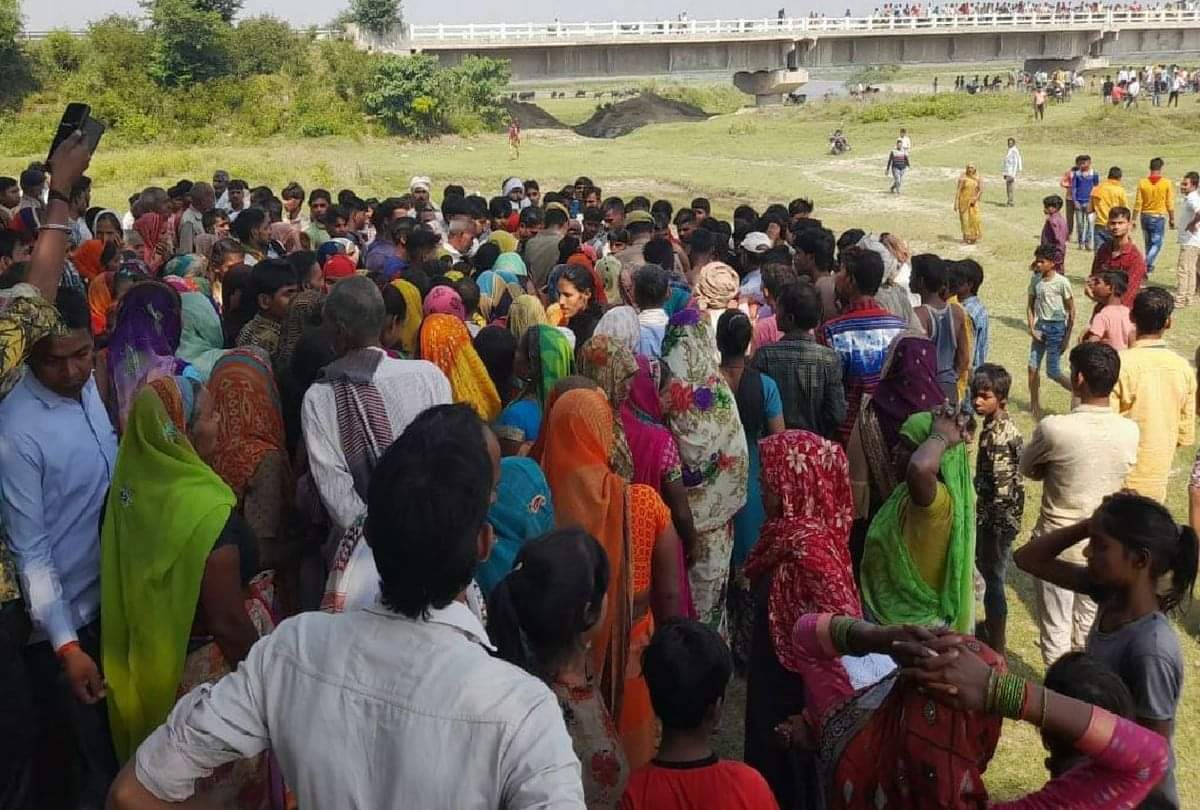 Etah kali river accident three members of a family drowned in Kali river