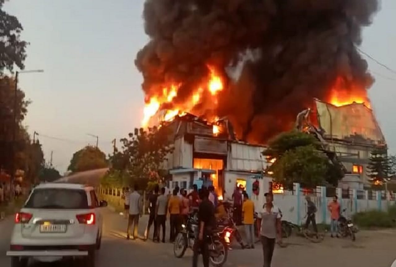 uttarakhand news: huge fire in haridwar plastic factory see photos