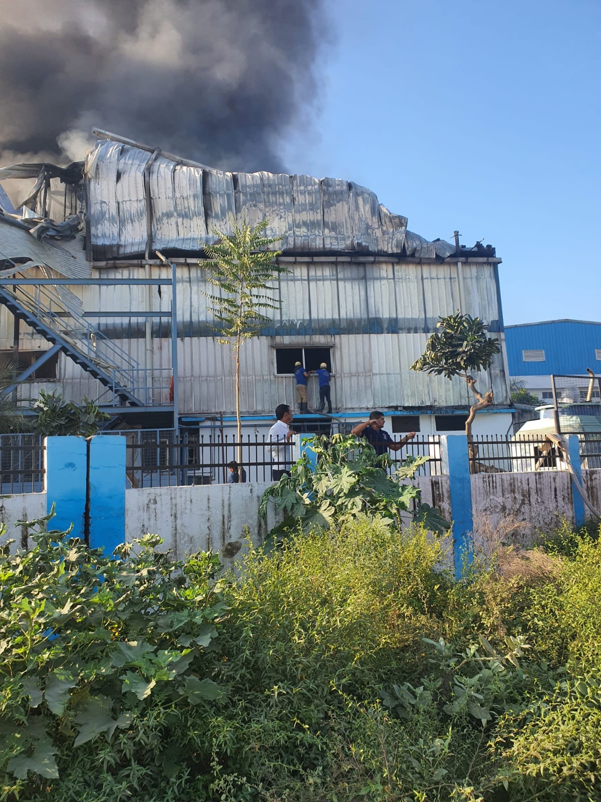 uttarakhand news: huge fire in haridwar plastic factory see photos