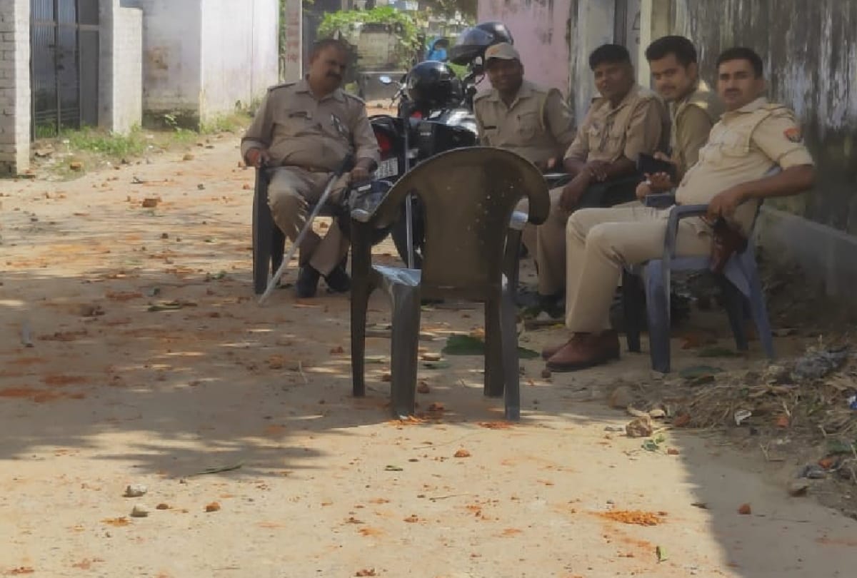six injured after Brick stone throwing in electoral rivalry at Gorakhpur
