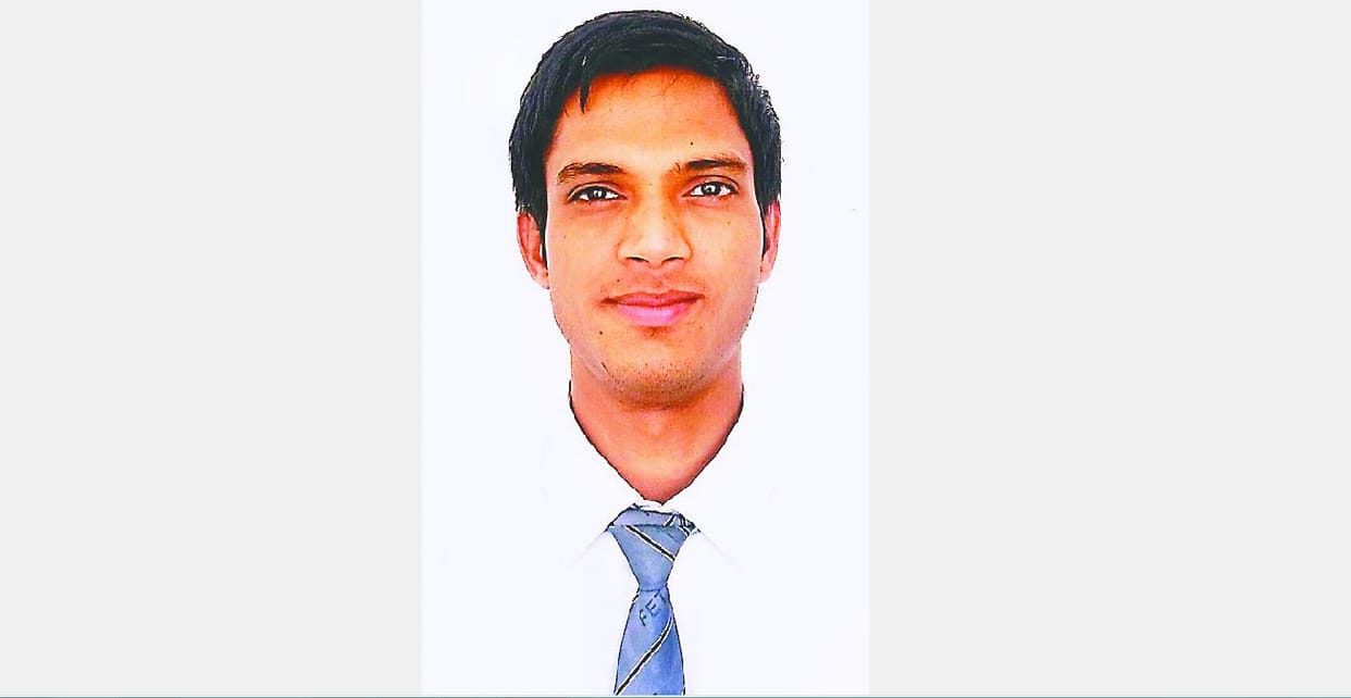 Chandan Kumar of Cholapur varanasi selected as scientist in ISRO he is working as JE in Railways