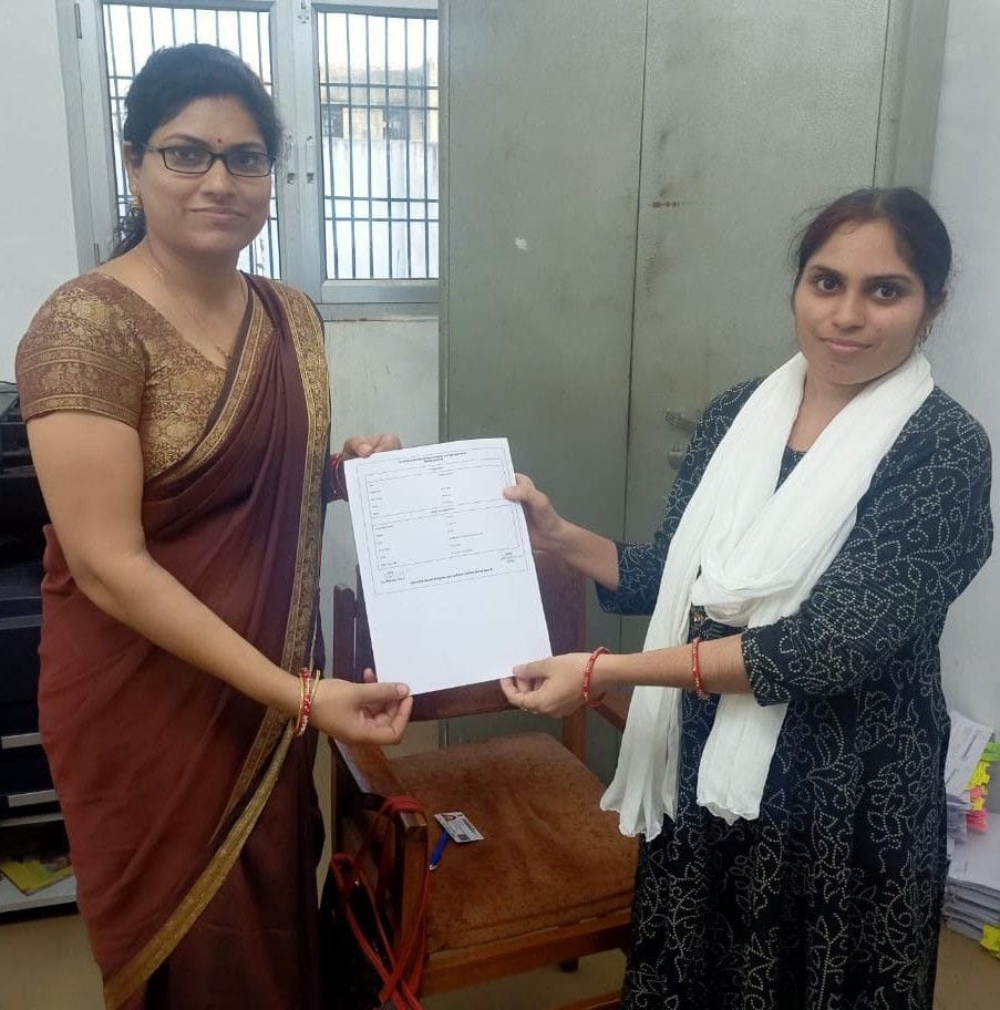 Hathras: 23 teachers and teachers get school, three will have to wait