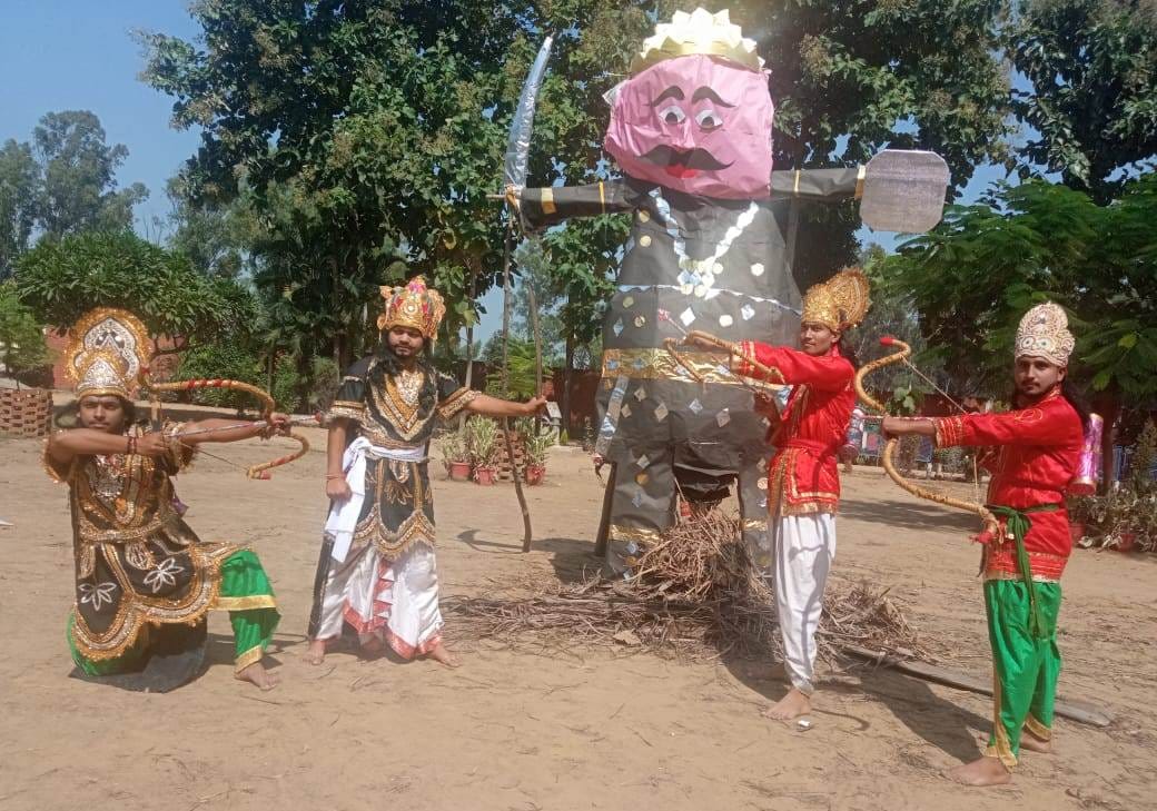 Bajrang Bali came in huge form, burnt Lanka of gold