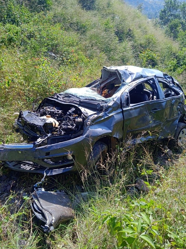 Two killed, four injured when car falls into deep gorge