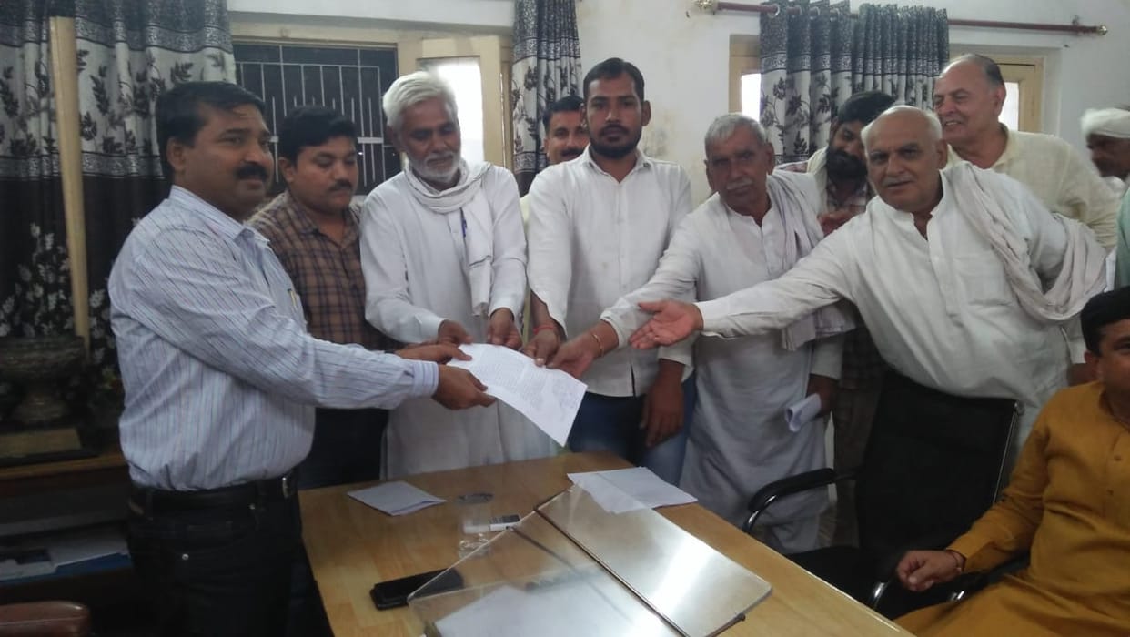 Will not allow the weight of the sugarcane of Baghpat Mill in Ramala Mill