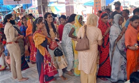 Devi temple resonated with mother's cheers, worship of Mahagauri form of Goddess