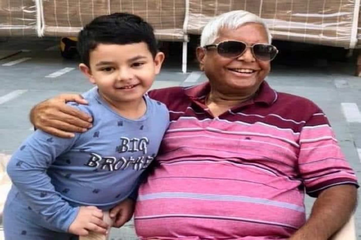Tej Pratap Yadav Shared Picture of Lalu Yadav and tell no One Can be better cm than my father