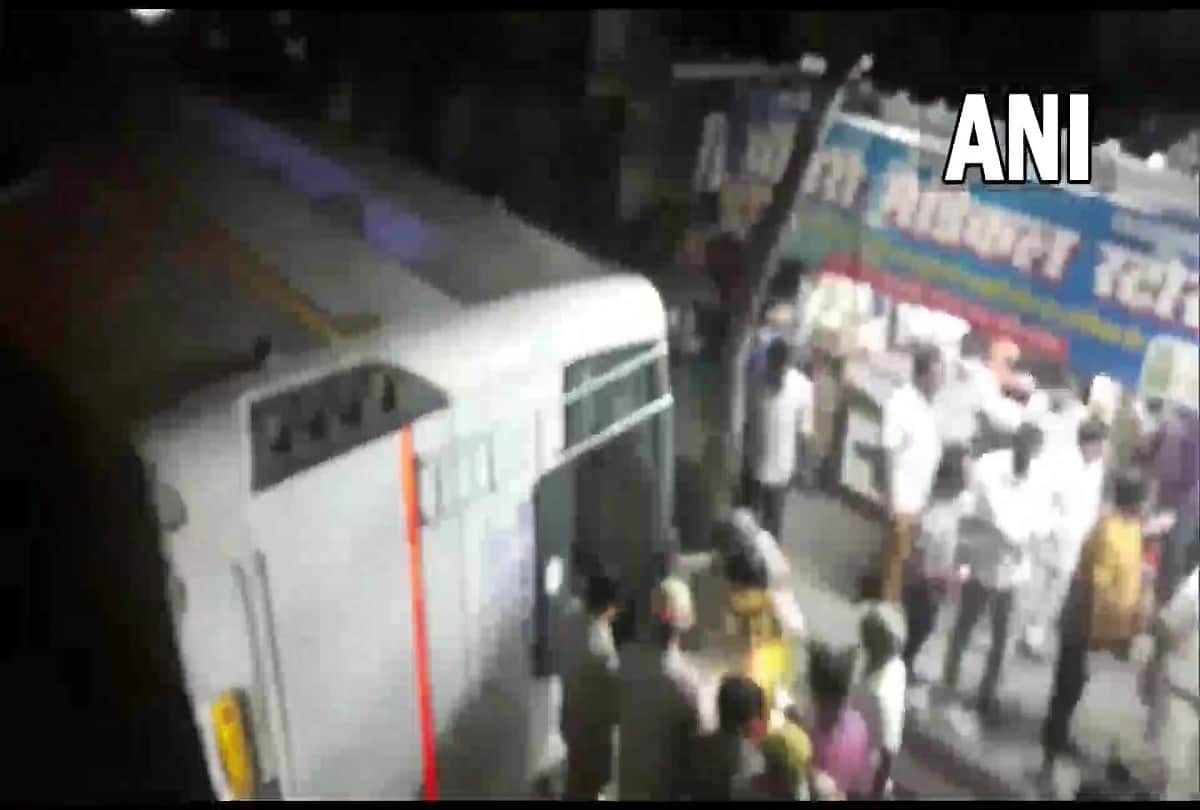 Bus falls down from Bhatia Mode flyover as tyre blasts out many critically injured