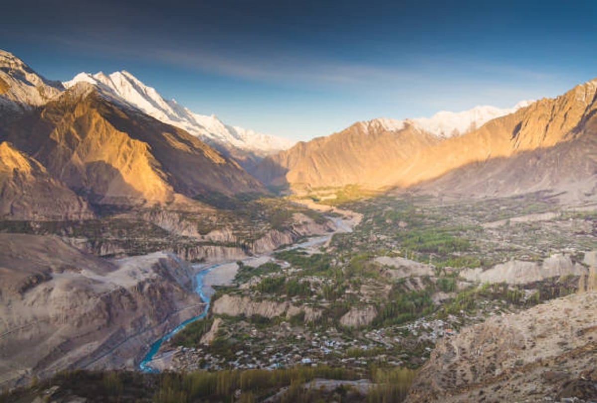 mystery of kalash community of pakistan who lives in hindu kush mountains
