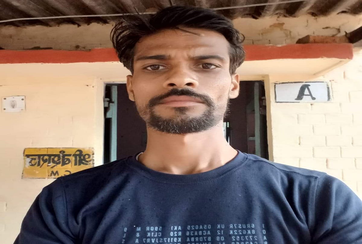 Pratapgarh: Dead body of railway employee found next to railway track