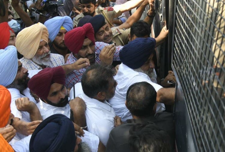 Shiromani Akali Dal protest against centre decision to increased BSF Powers in Punjab