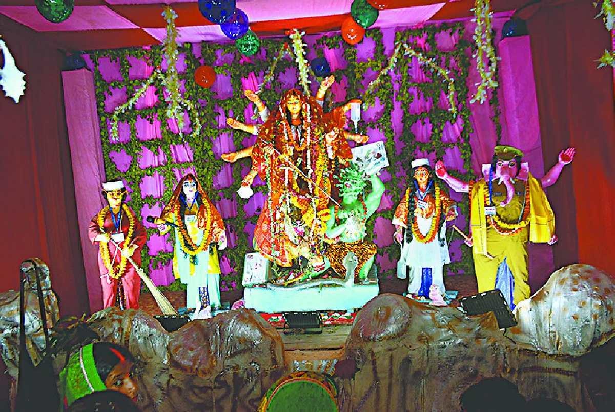 Navratri 2021: Maa Durga pandals of Shiva city Kashi increased in evening devotees 