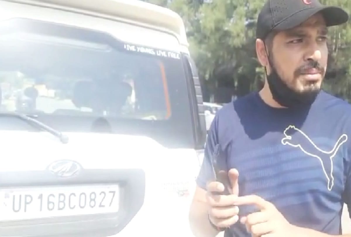 Two scorpio running on the same number plate, challaned six times