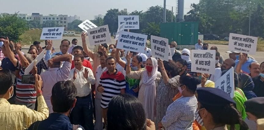 RWA again protested against offering Namaz in the open