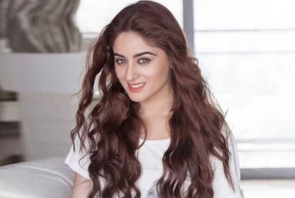 Mahhi Vij: unknown person misbehaved with Mahhi Vij after hitting her car gave rape threats