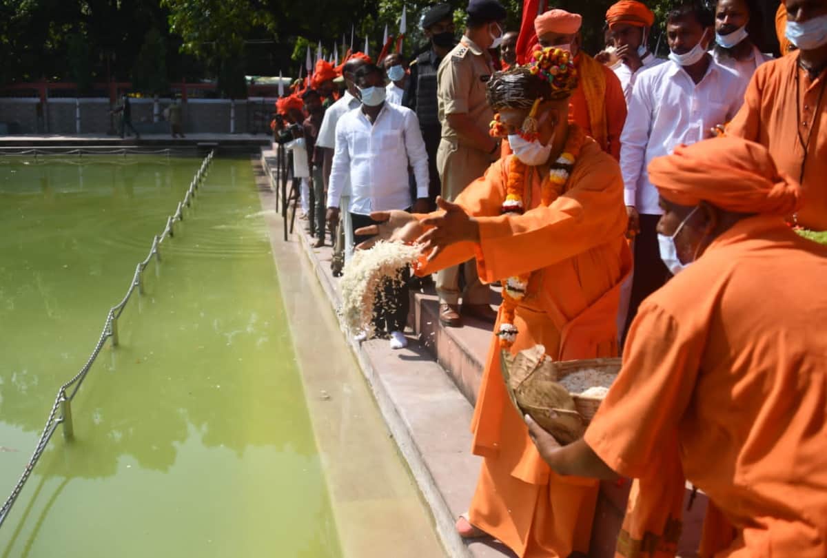 Vijayadashami 2021: Gorakshapeethadhishwar and CM Yogi performs special worship of Shrinathji