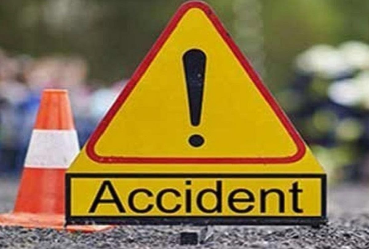 six people were killed and several others were injured in a road accident on Hyderabad-Banaglore highway
