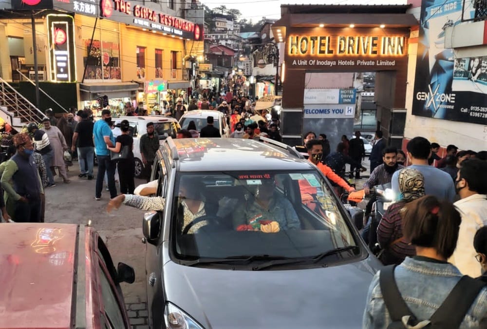 Uttarakhand News: Nainital And Mussoorie Full with Tourist Crowd for Weekend Photos