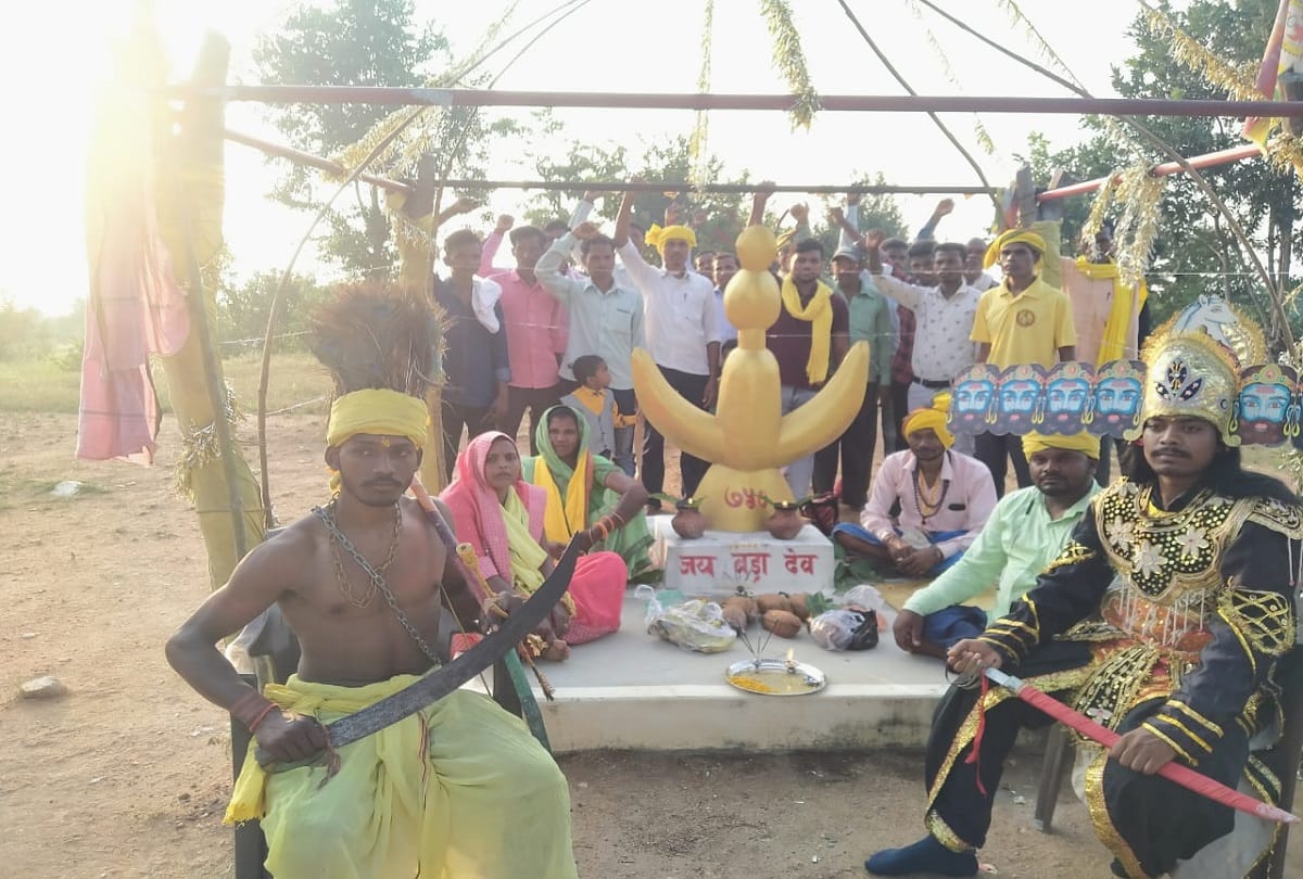 on dussehra in sonbhadra tribal families worshiping ravana protest against the tradition of burning of effigies