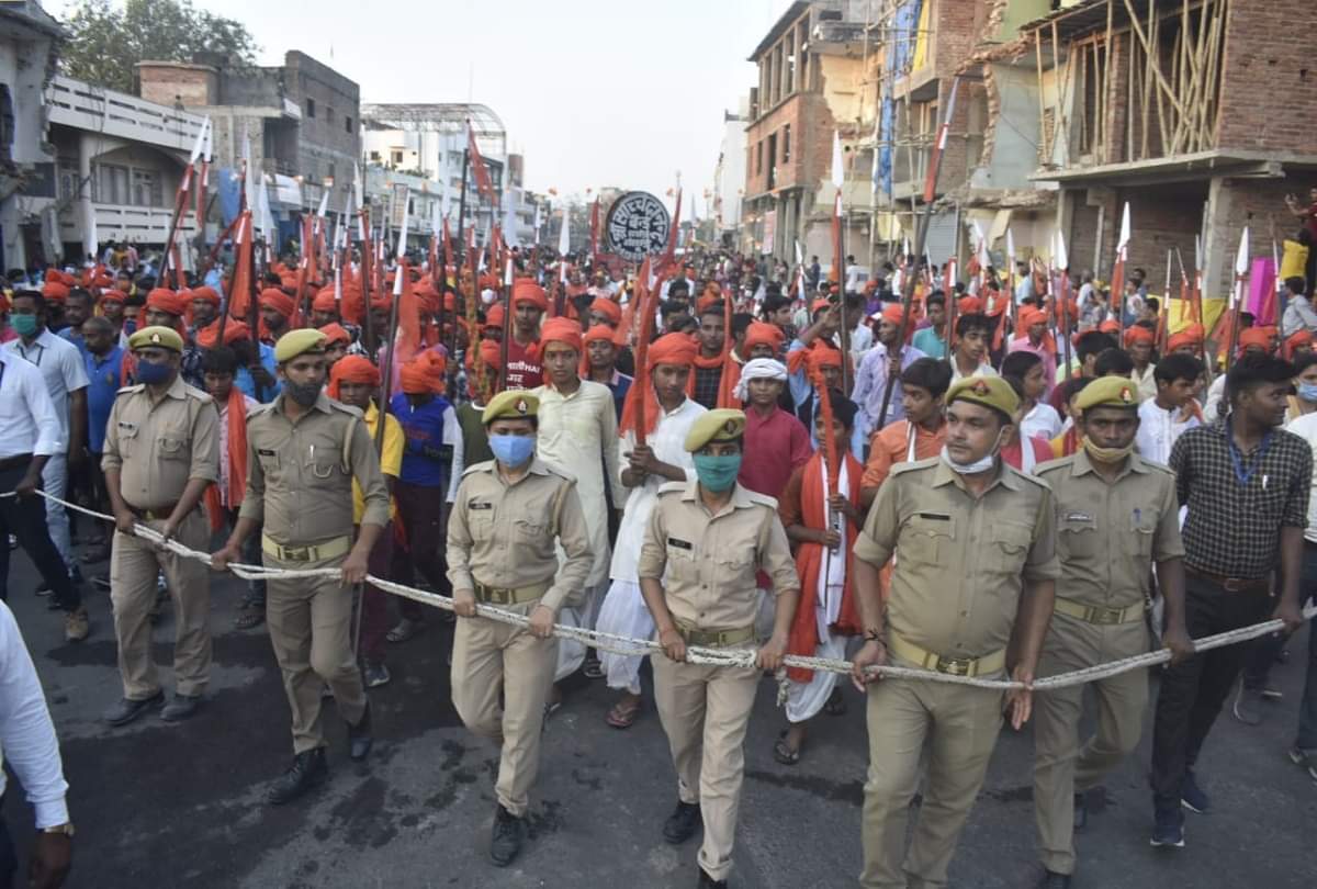 Vijayadashami 2021 Gorakshpeethadhishwar CM Yogi procession came out from Gorakhnath temple