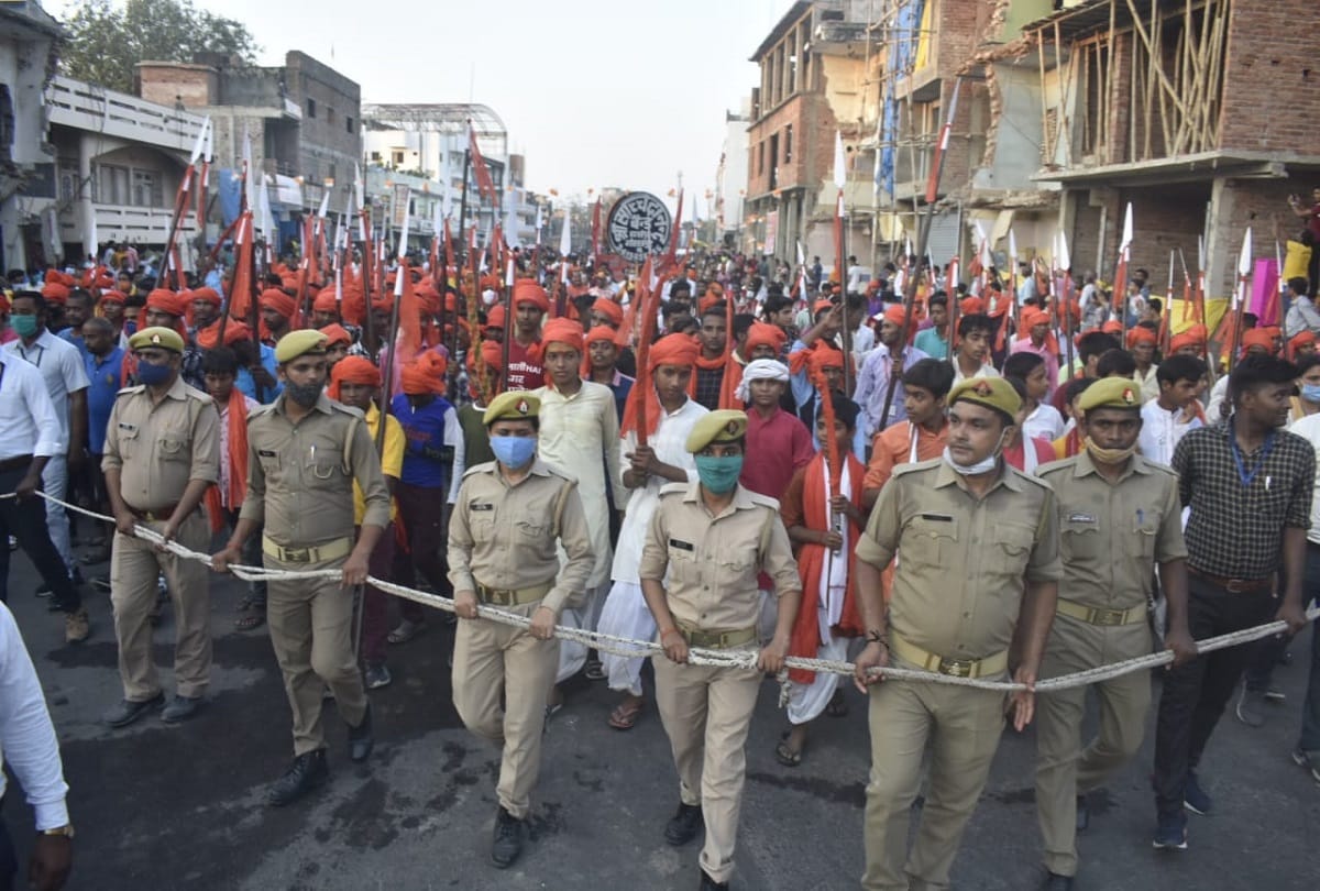 Vijayadashami 2021 Gorakshpeethadhishwar CM Yogi procession came out from Gorakhnath temple