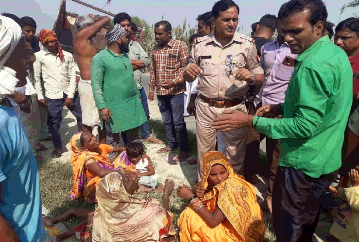 accident happened on meerut badaun state highway brother and sister died eight injured
