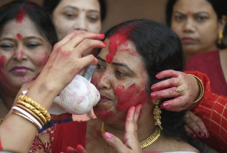 Durga Puja concludes with Sindoor Khela in Chandigarh