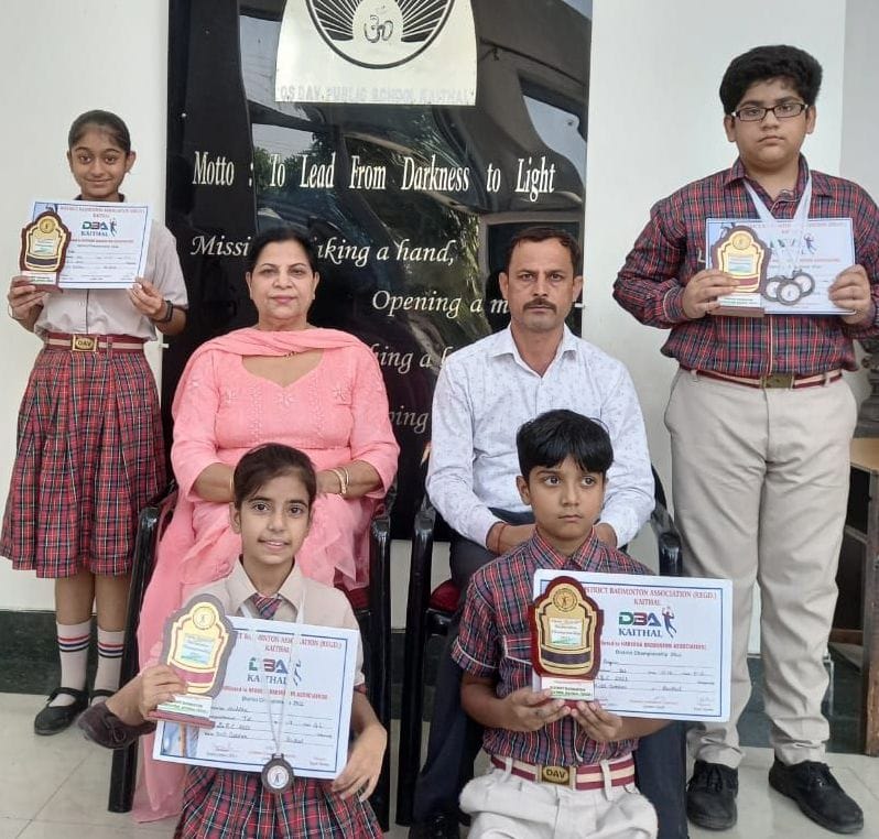DAV players dominated the badminton competition