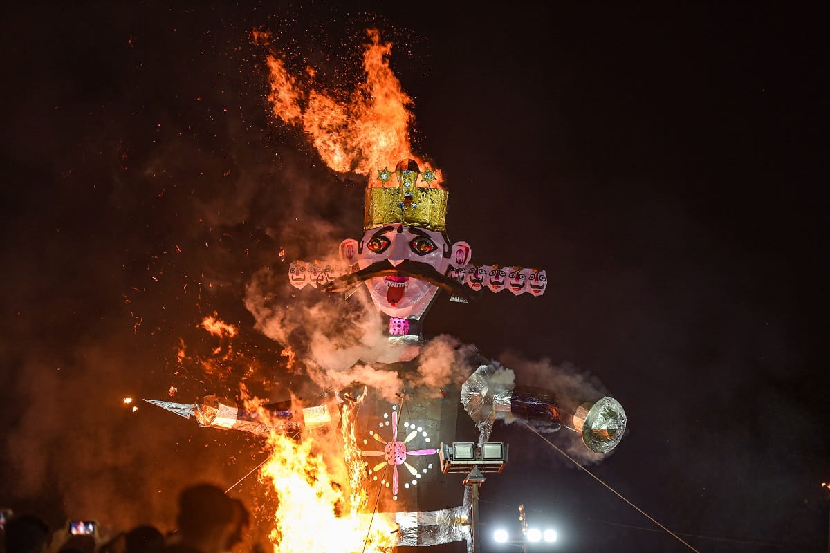 Dussehra 2022 Kab Hai 4 or 5 October Know Ravan Dahan Date Time And Shubh Muhurat