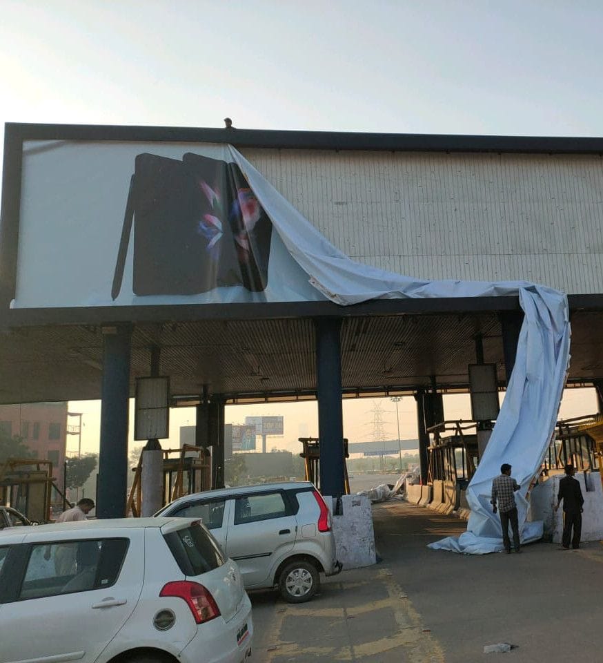 Noida authority removed all advertisements on DND