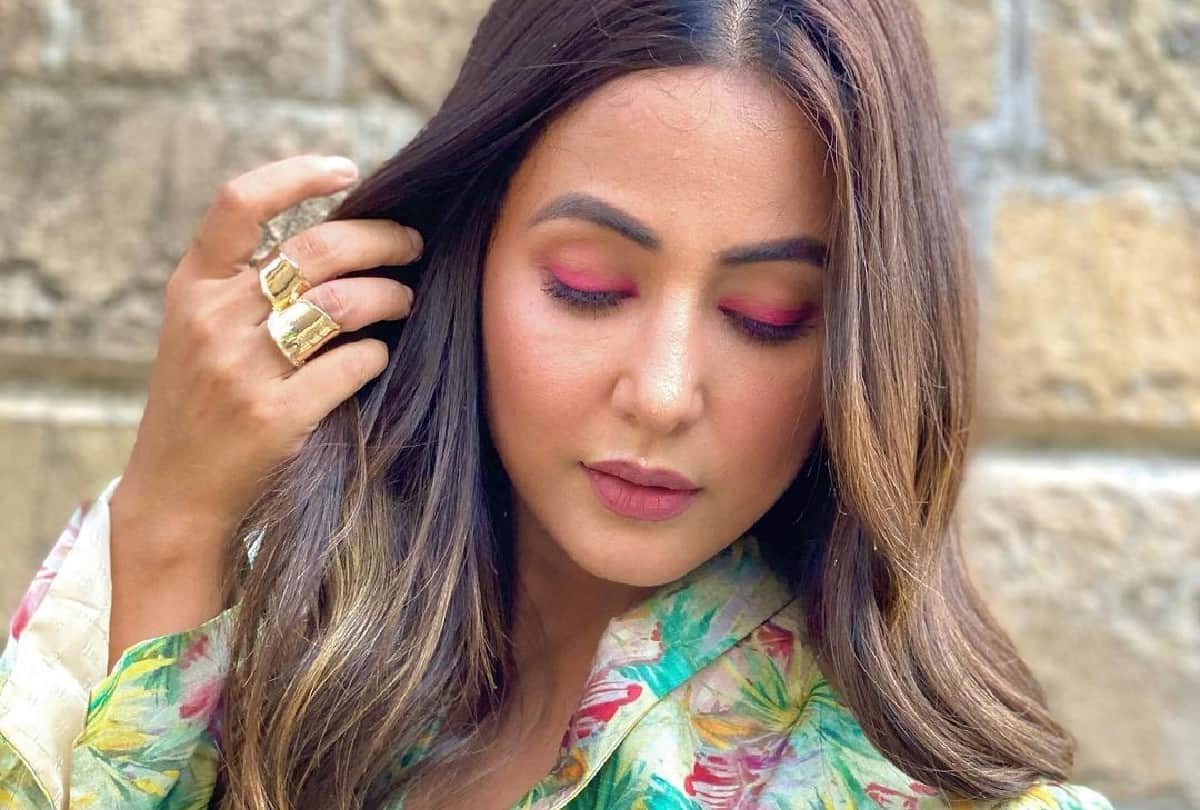 Hina Khan Floral Cropped jacket Pant Look To Stylish See Photos