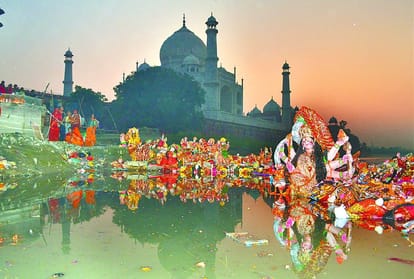Crowd Of Devotees Gathered At Yamuna Ghats in Agra
