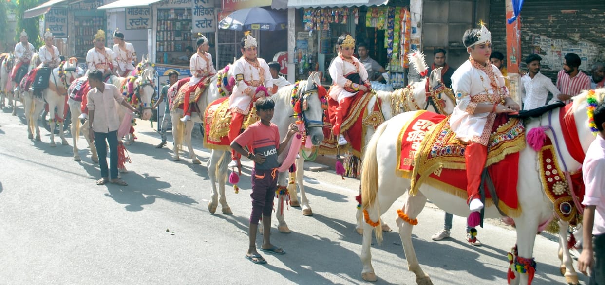 Maharaja Agrasen's procession took out with a bandwagon