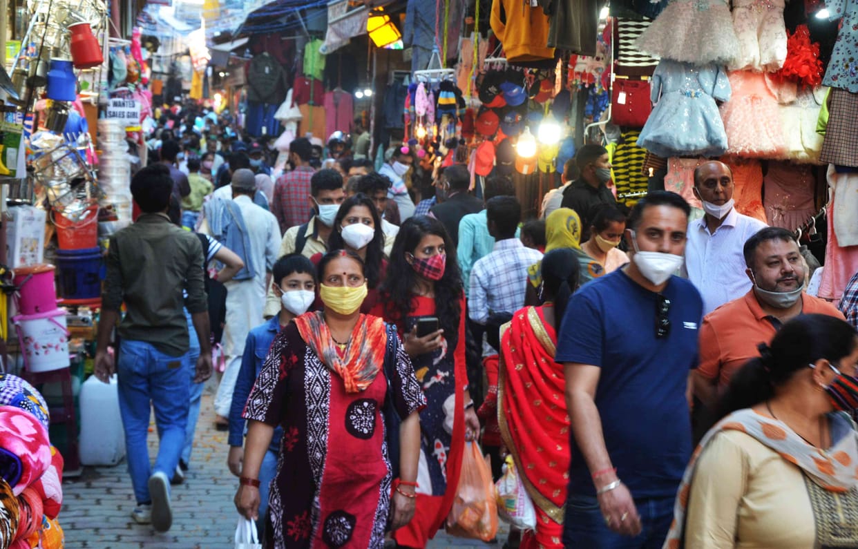 People thronged to shopping in Solan markets on Dussehra