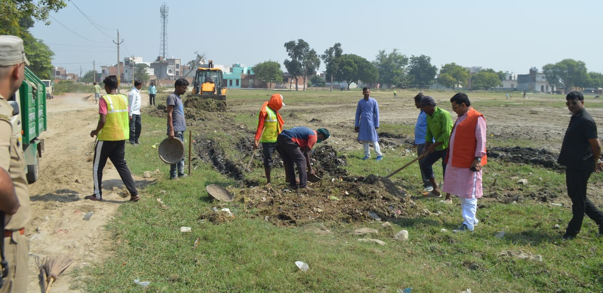 Hathras: The height of Ravana's effigy has become smaller due to inflation