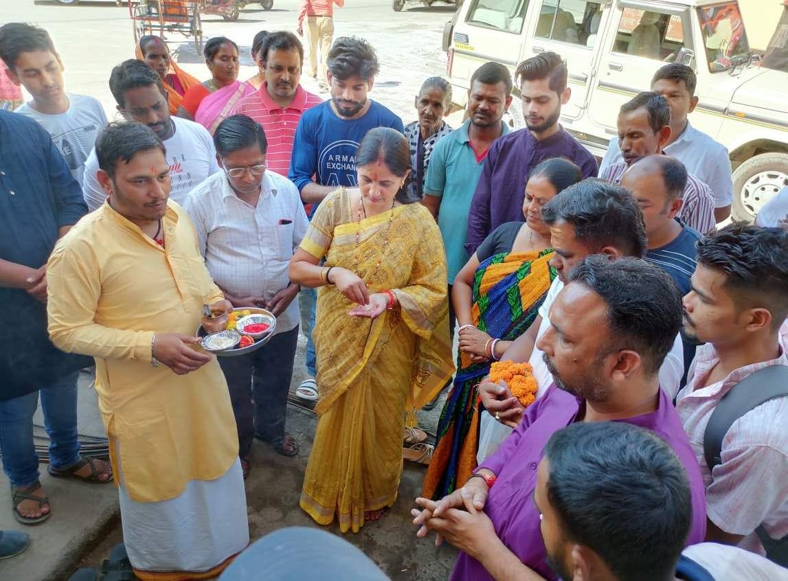 Laying of foundation stone of street light worth two crore 63 lakhs