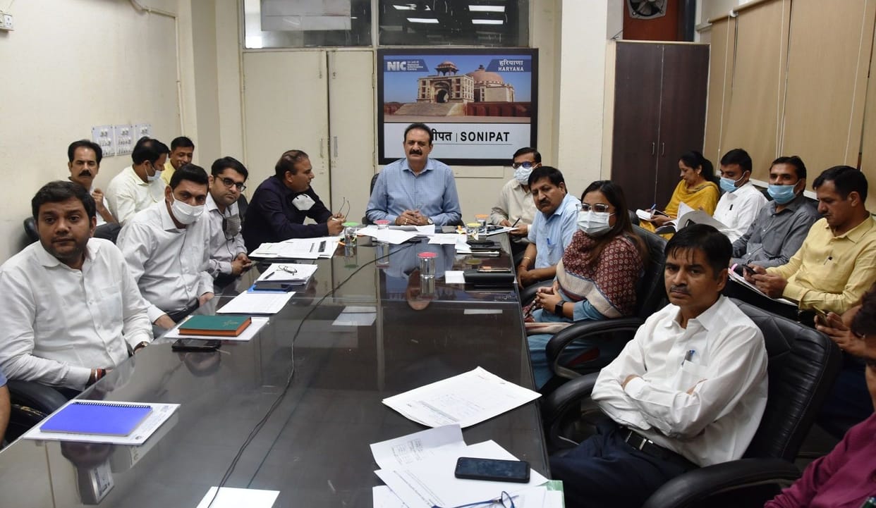 Patchwork work on roads leading to Delhi continues