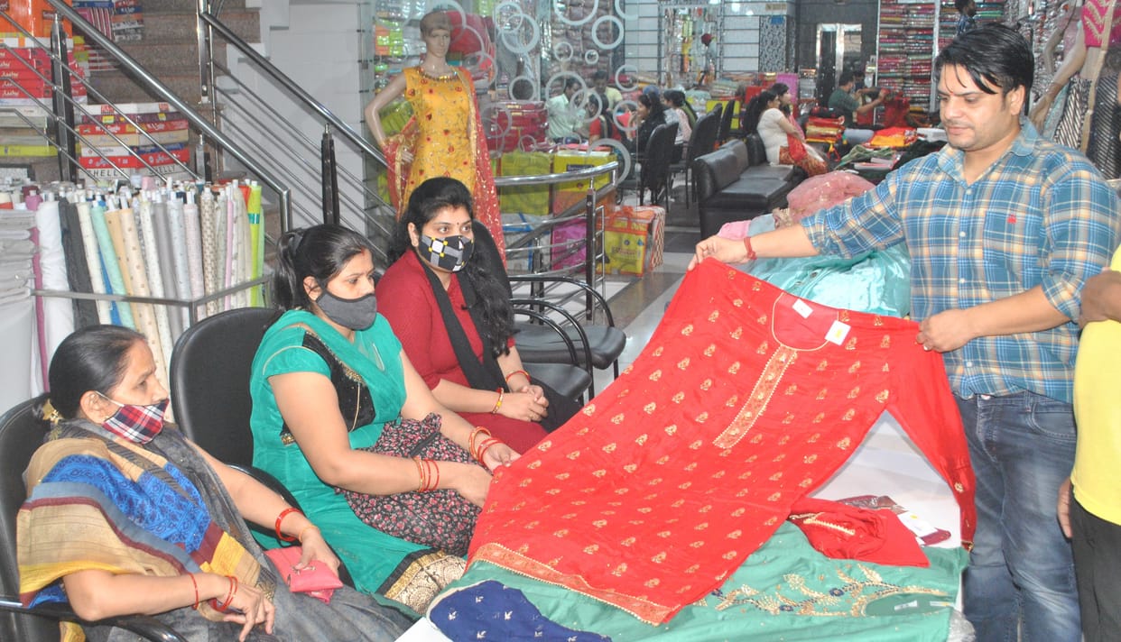 The market shines in Navratri, more business than expected