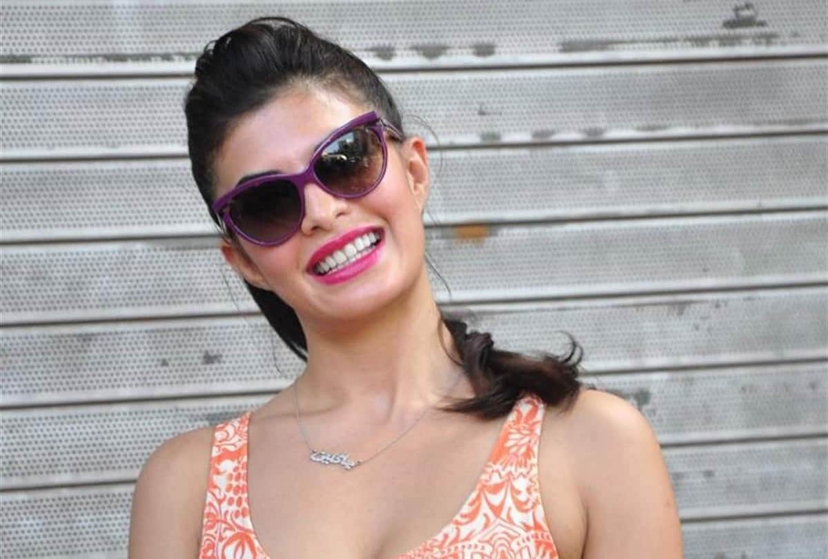 Money laundering case: Nora Fatehis team kept the side of the actress in the case said- she is not an accused she is a victim