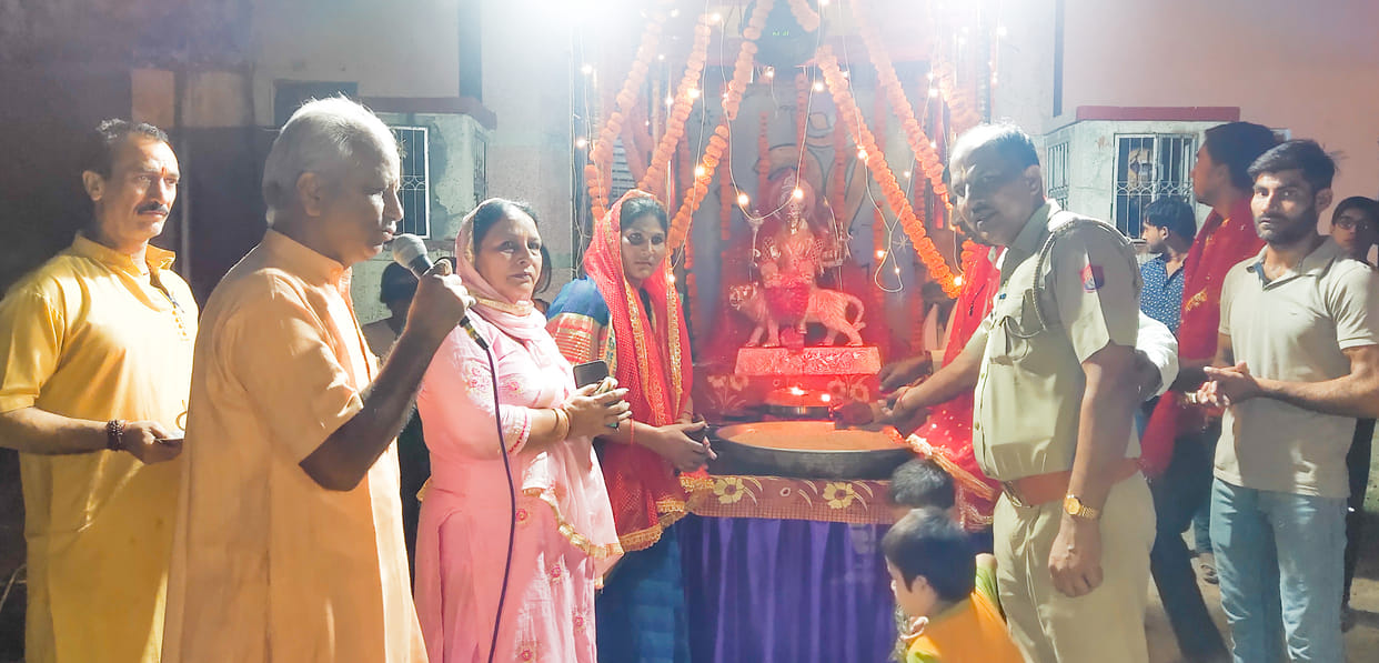 Taking out the circumambulation of Shri Durga Maa's Jyoti