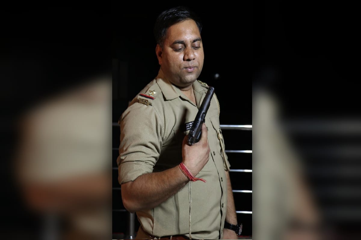 Meerut sexual abuse case: A daroga danced with the lady on the song of Sapna Choudhary and see photos