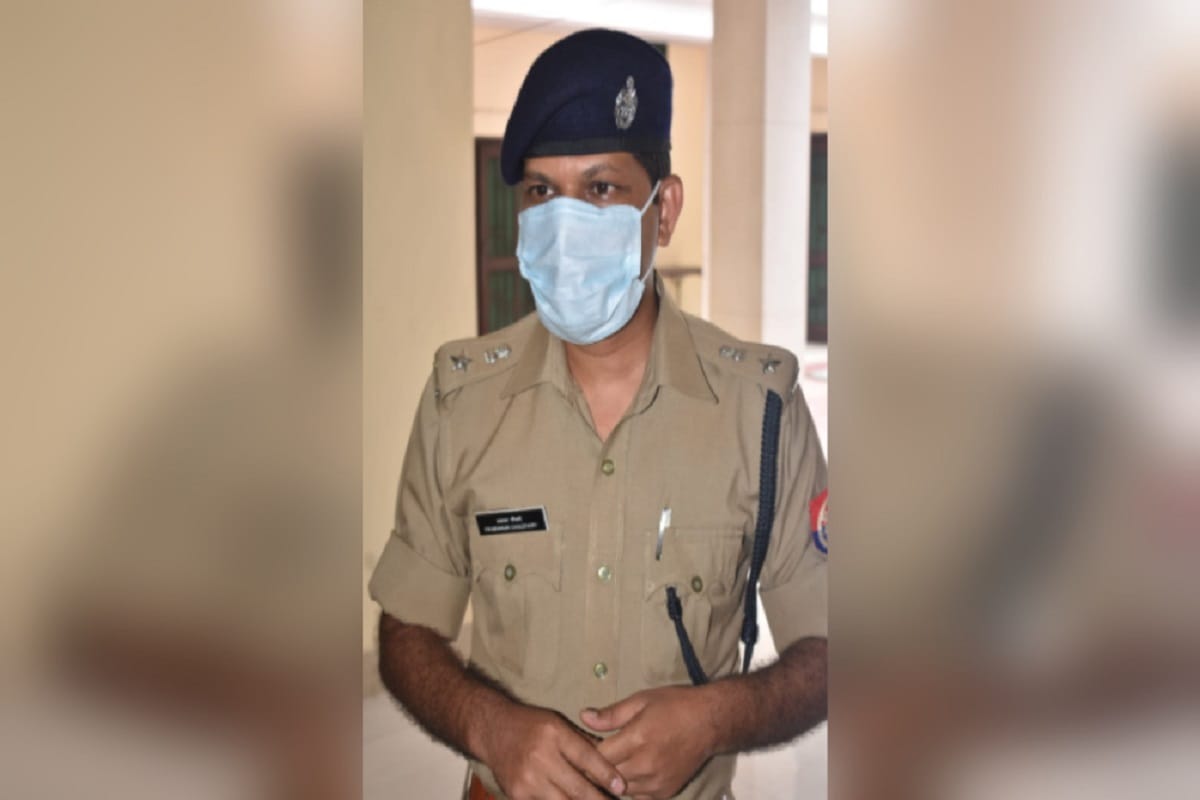 Meerut sexual abuse case: A daroga danced with the lady on the song of Sapna Choudhary and see photos