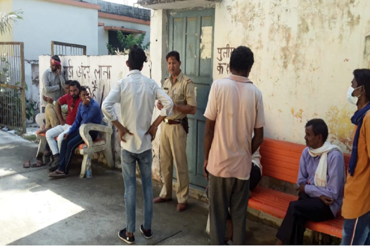 UP News: Four friends have died and one injured in car accident in Bijnor city and see photos