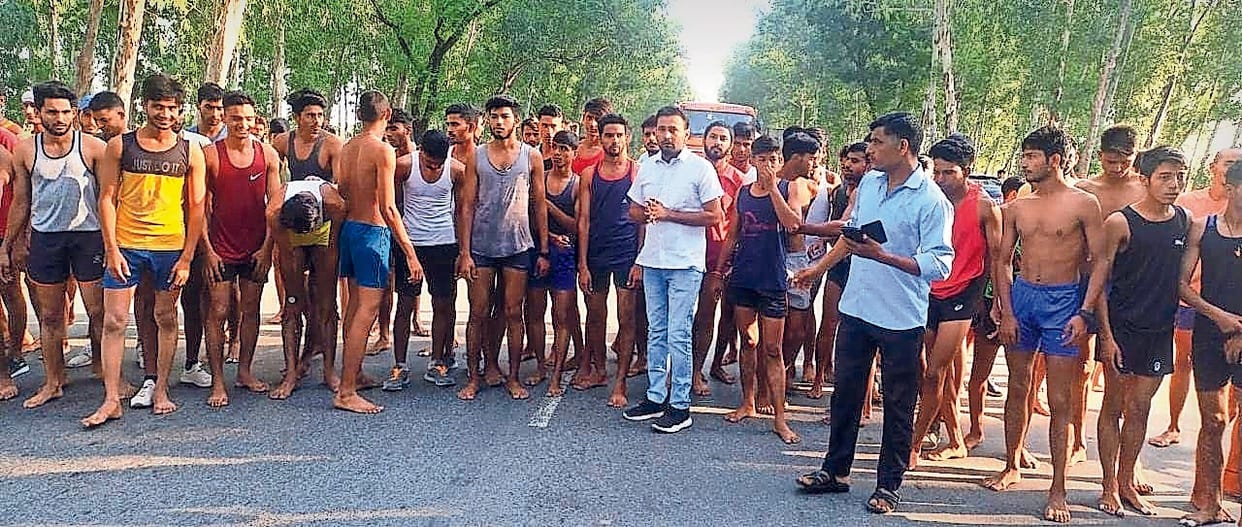 Students took out awareness rally, CJM Prateek Jain flagged off
