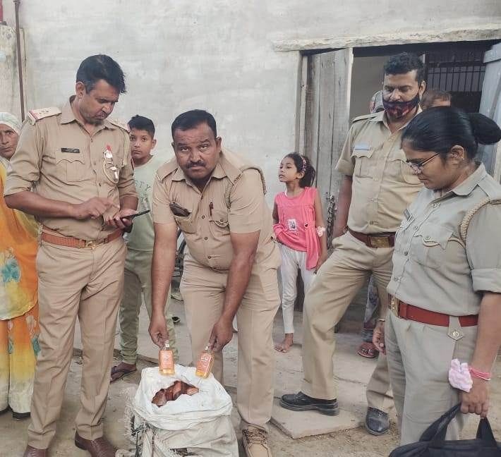 Hathras: Woman arrested with 103 pawwas of spurious liquor