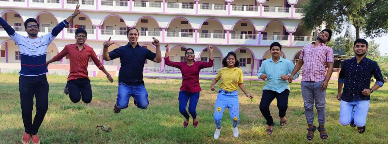10 meritorious students of Banda made a place in IIT